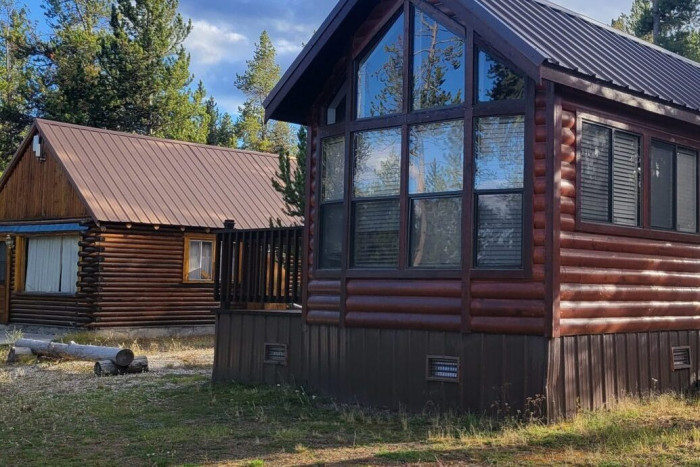 Madison Arm Resort — , 