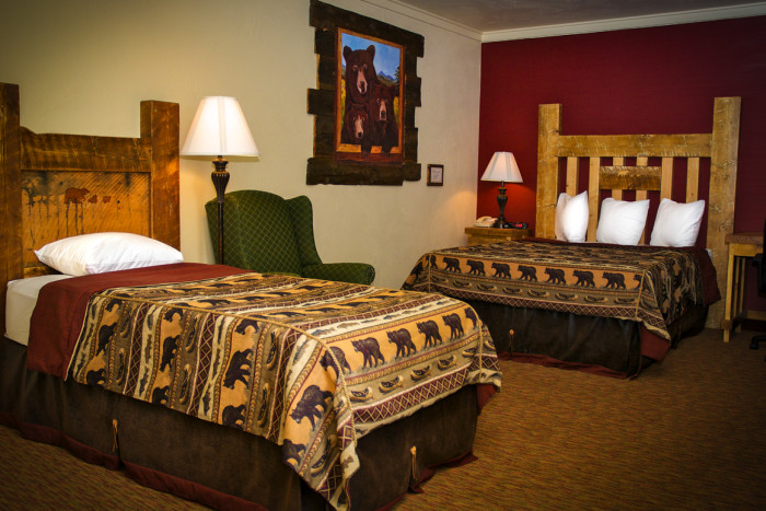 Three Bear Lodge — West Yellowstone, MT