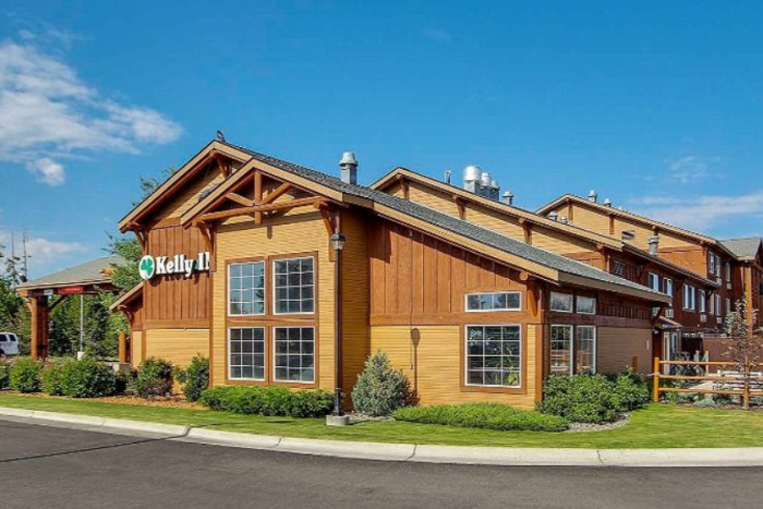 Yellowstone Kelly Inn — , 