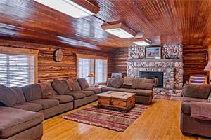 Beautiful Rental Home Cabins in West Yellowstone