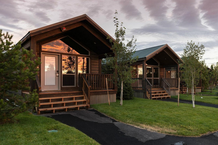 Explorer Cabins - Delaware North — West Yellowstone, MT